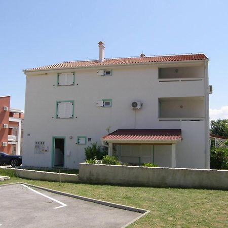 Apartments Knezevic Baska  Luaran gambar