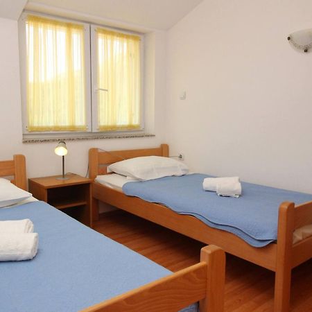 Apartments Knezevic Baska  Luaran gambar